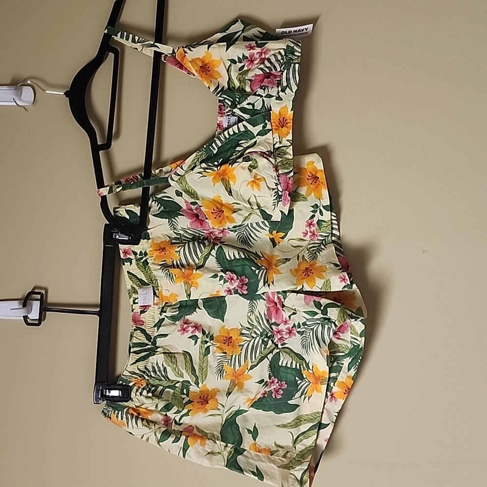 Hawaiian shorts and bralette set